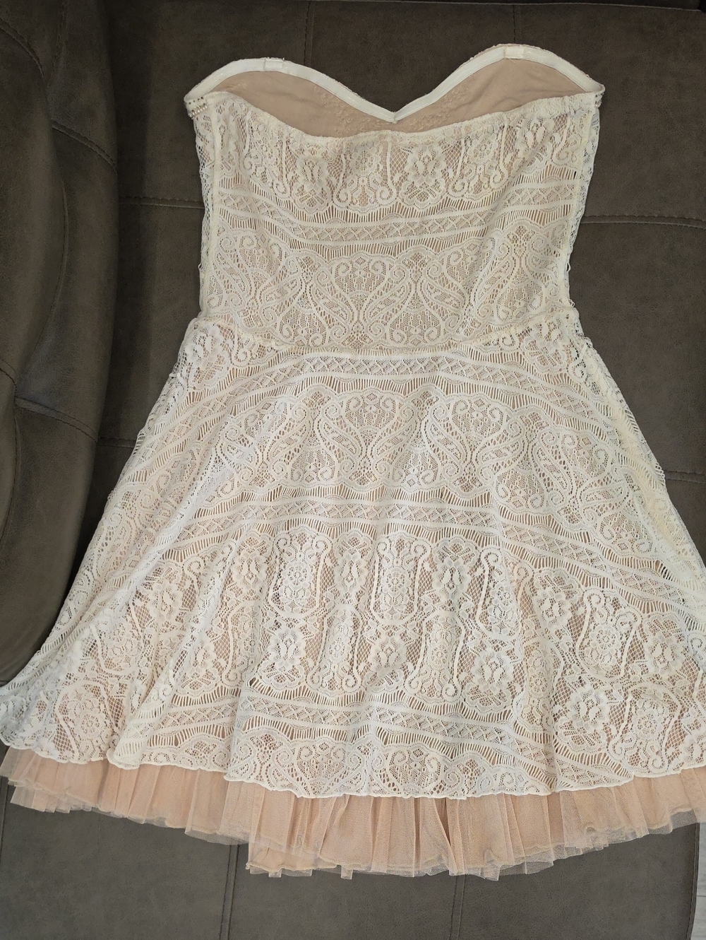 HAND BEADED LACE, VINTAGE BALLERINA, COCKTAIL DRESS", BY "FREE PEOPLE" - Picture 17 of 17
